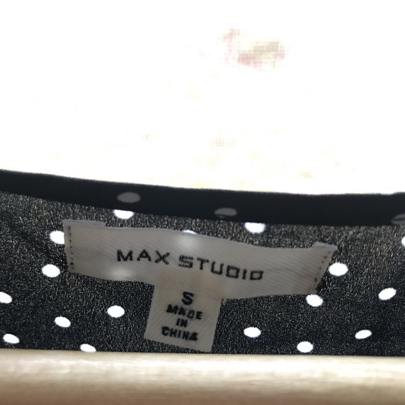 Polka dot short sleeve blouse - Picture 3 of 5